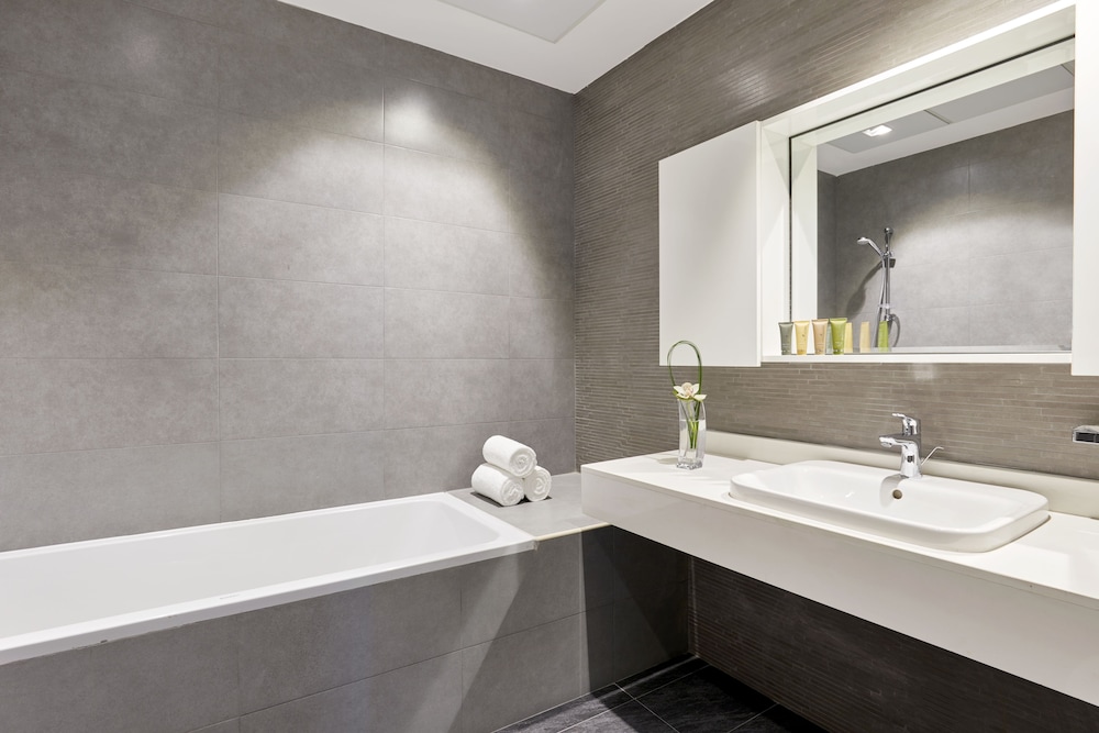 Staybridge Suites Doha Lusail 12/56