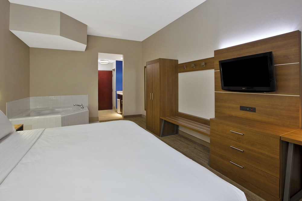 Standard, King Bed, Jetted Tub