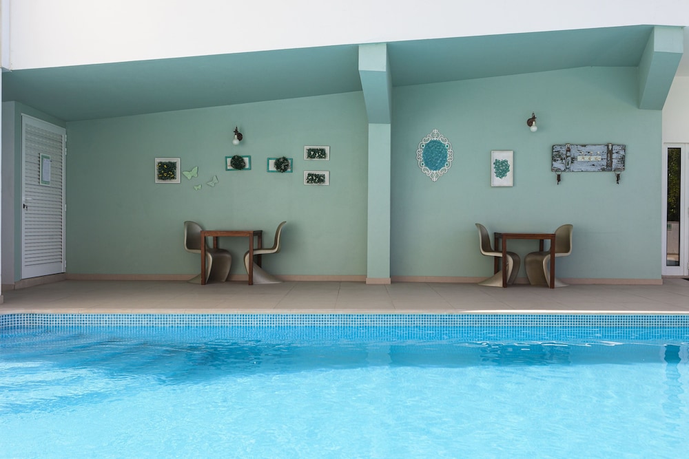 swimming pool spa