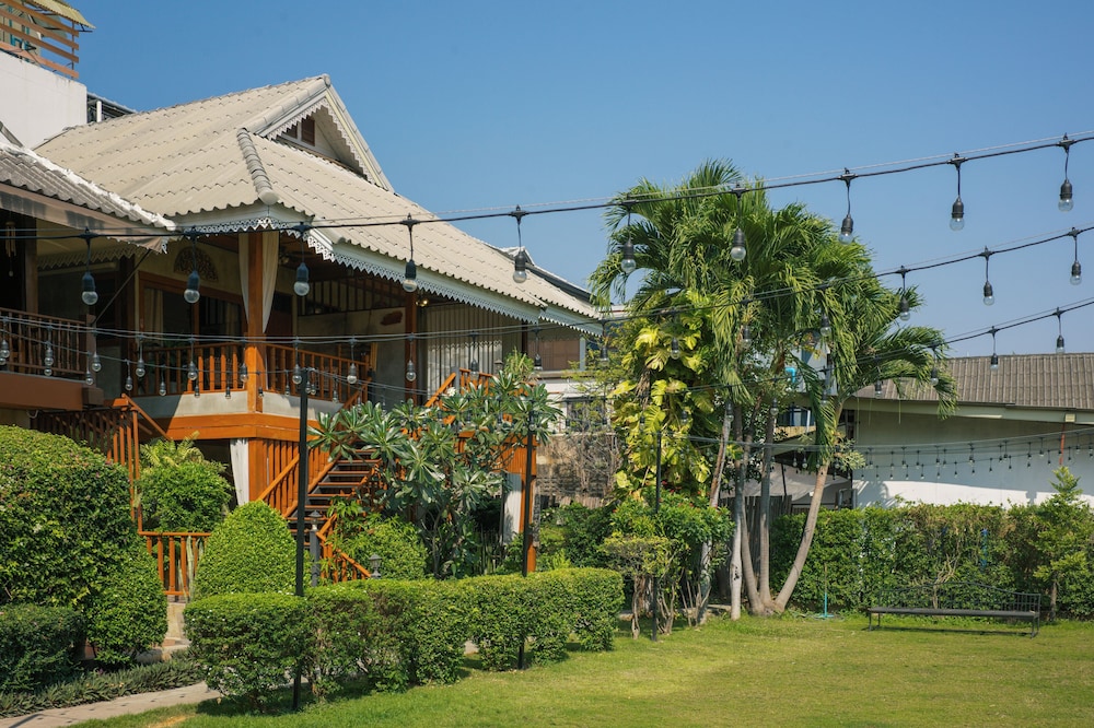 Buri Gallery House and Resort 6/50