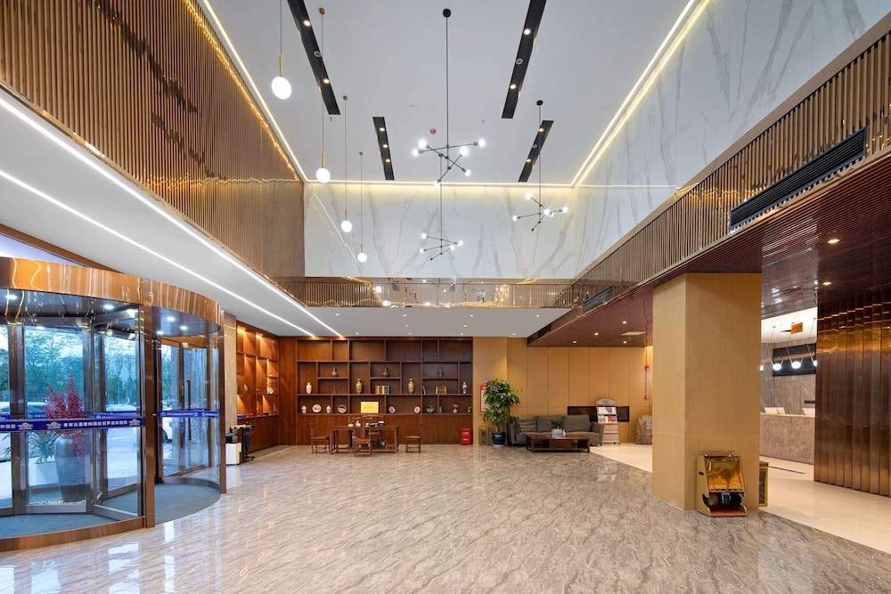 Microtel by Wyndham Miluo Downtown Hotel 3/15