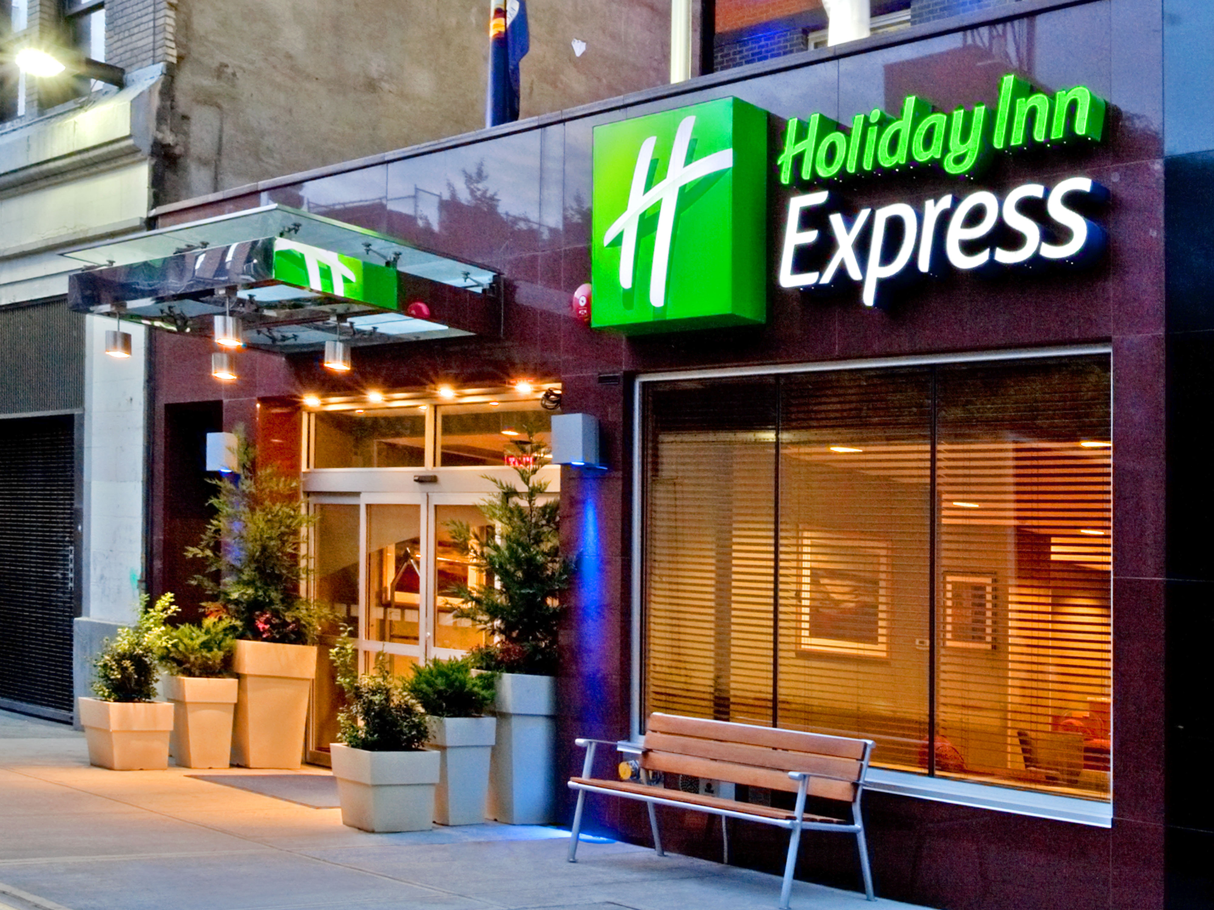 Holiday Inn Express New York City Times Square in NEW YORK - NY