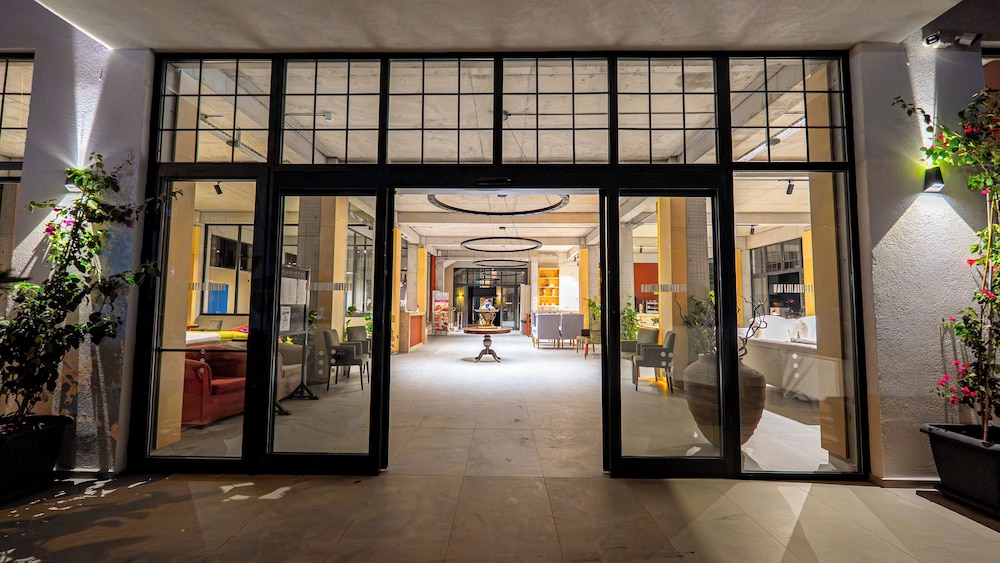 Begonville Hotel 7/50