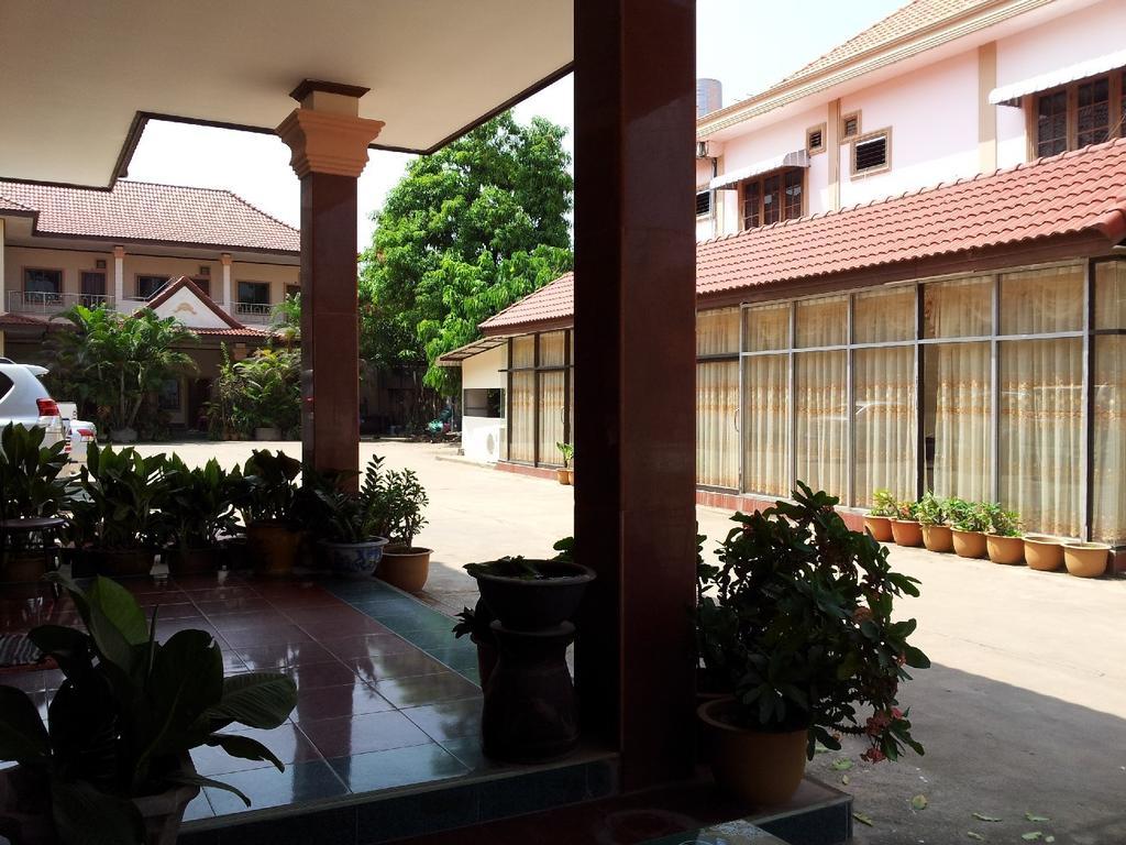 La Ong Dao Hotel 2 28/32