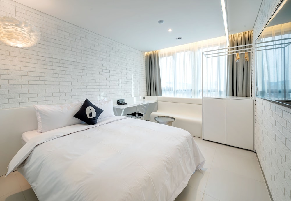 HOTEL THE DESIGNERS DDP 13/53