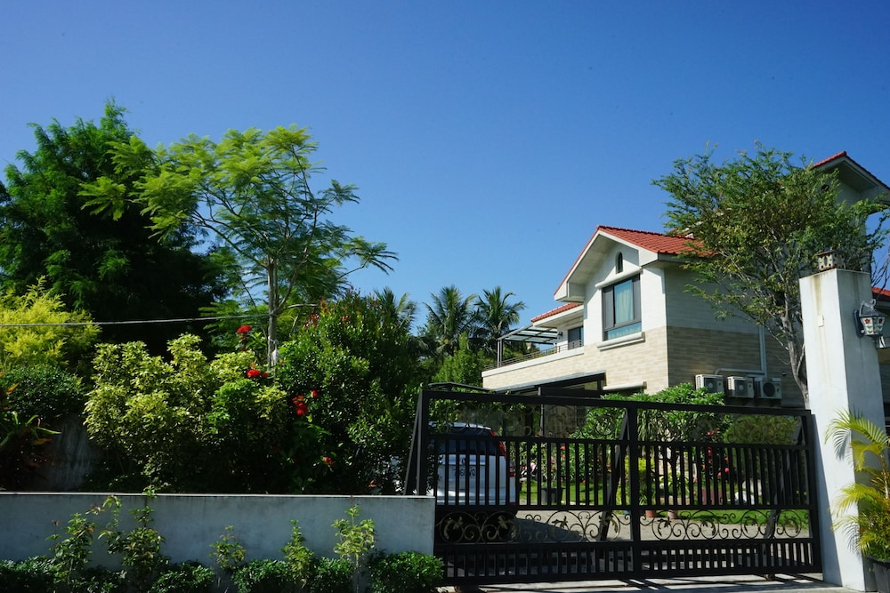 The Wonderland B&B (ex.Si Sen live Pastoral Breakfast) 4/47