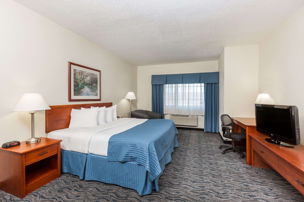 Baymont By Wyndham Des Moines Airport 11/56