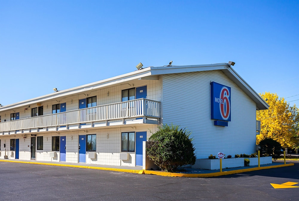 Americas Best Value Inn Bangor 2/43