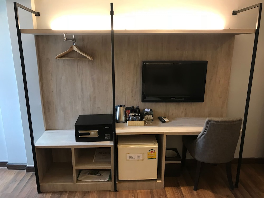 Maxim S Inn 57/64