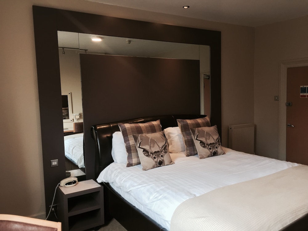 Regent Hotel 16/42