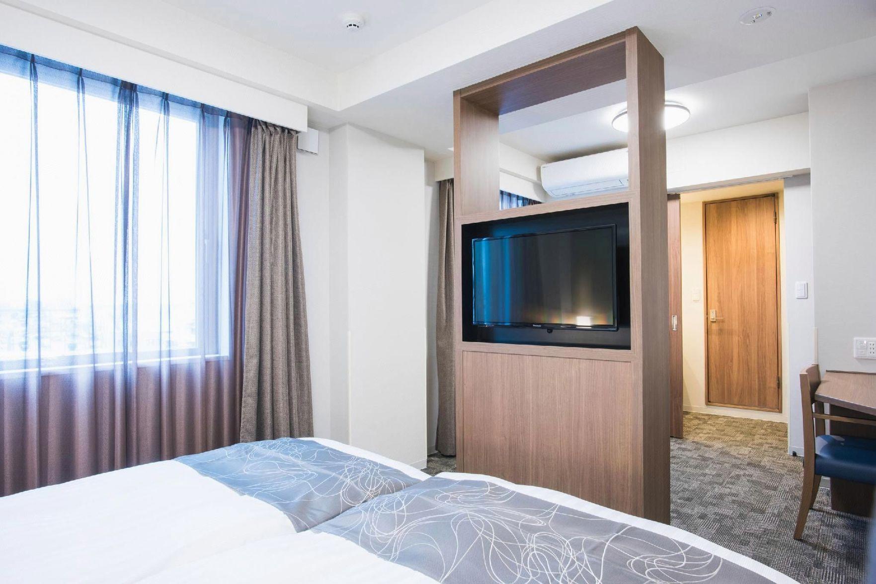 Hollywood, Twin Beds