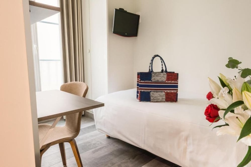 Hotel Beauvoir 33/43