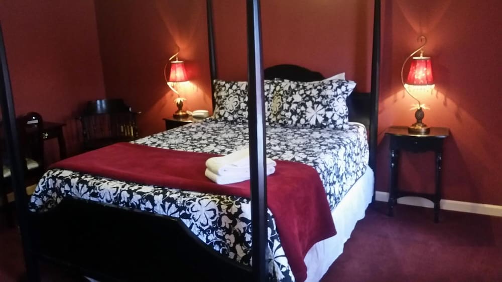 The Pines Inn Lake Placid 23/41