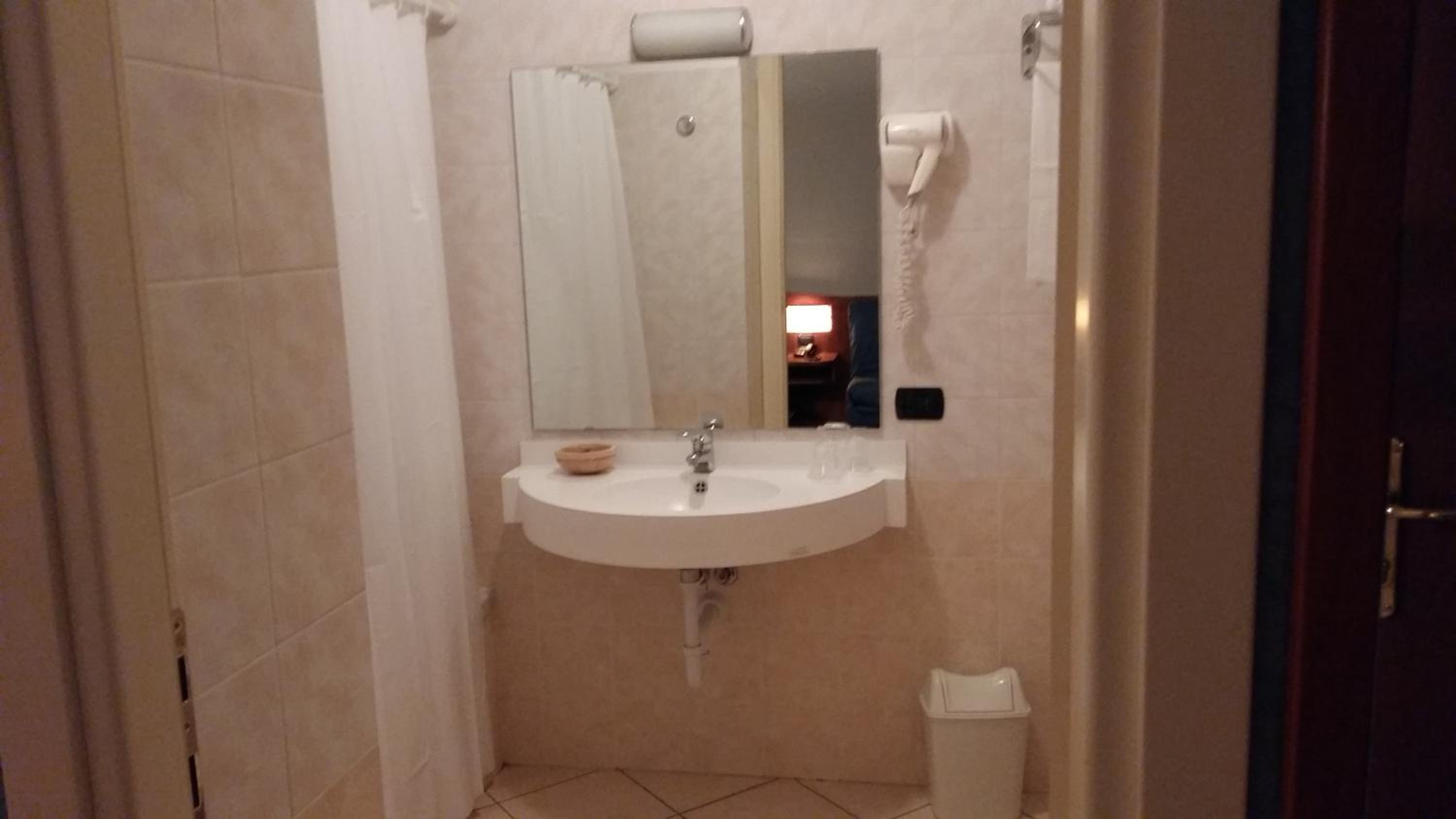 غرفة مفردة، Hotel Cavour Asti 7/11