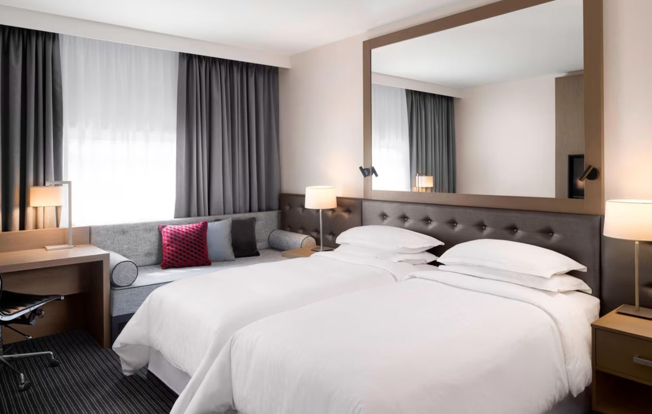 Deluxe, Double Bed