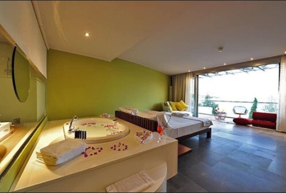 Kuum Hotel and Spa Bodrum 40/120