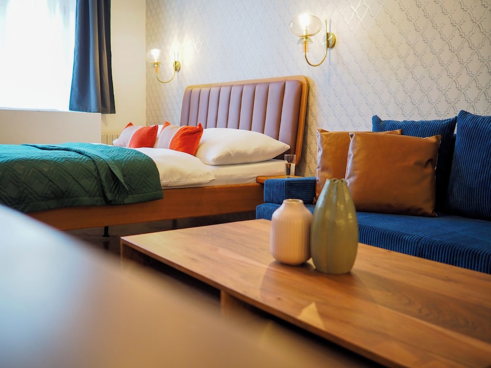 Boutique Hotel 16 22/50
