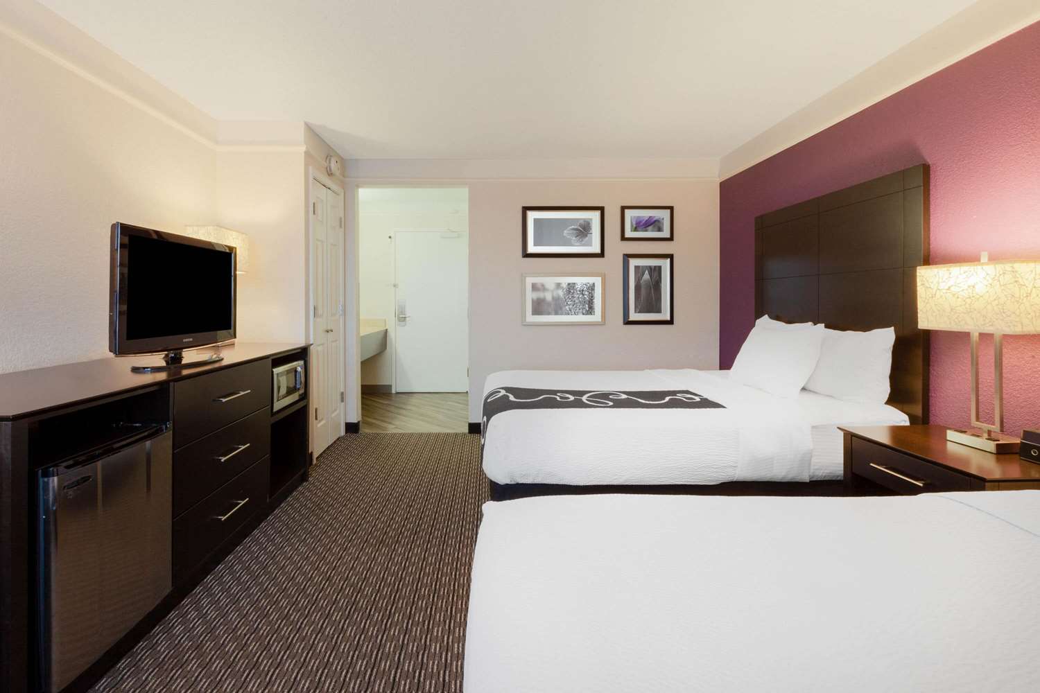 La Quinta Inn & Suites by Wyndham Detroit Utica 16/49