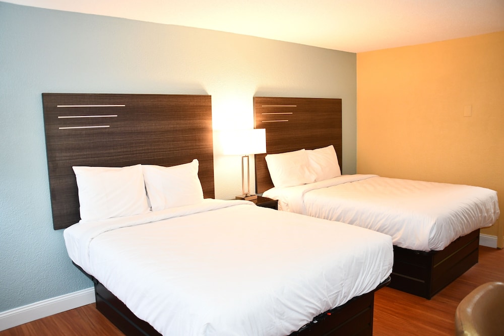 Baymont By Wyndham Macon I-75 12/27