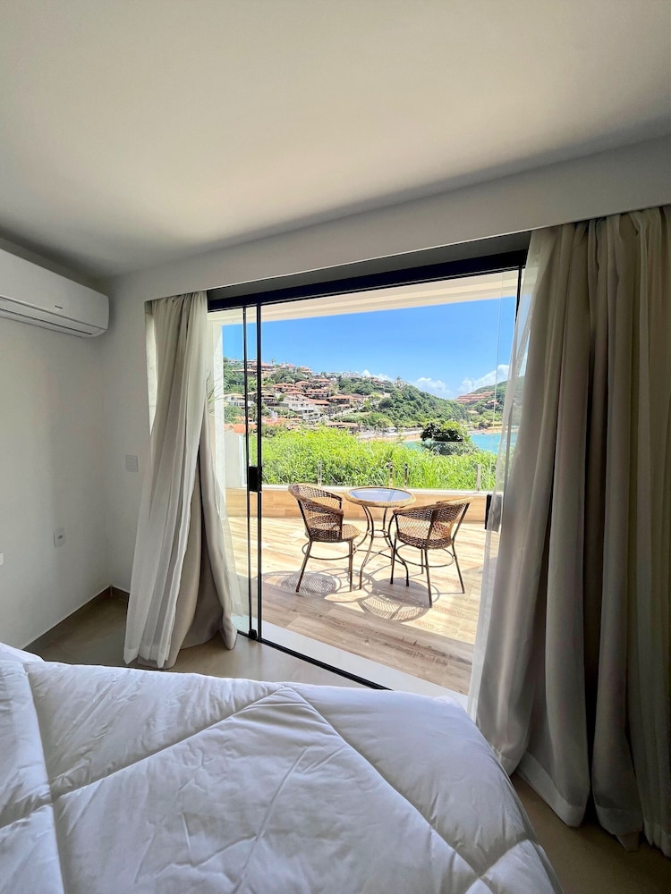 PREMIUM, SUITE, SEA VIEW, JETTED TUB