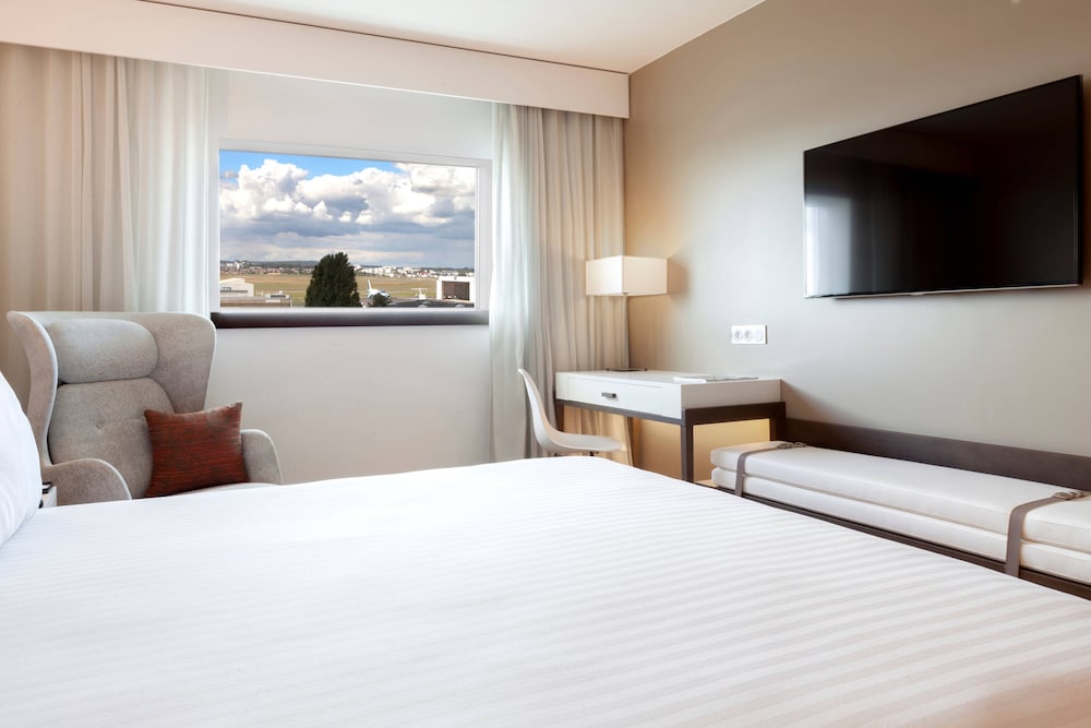 Ac Hotel Paris Le Bourget Airport 7/50
