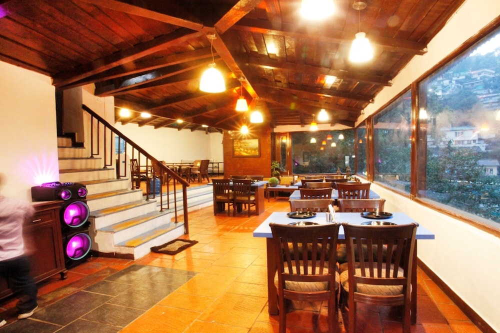 Manu Maharani Regency 37/50