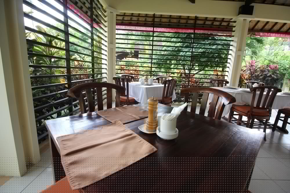 Rossa Garden Hotel (ex. Villarossa) 60/68
