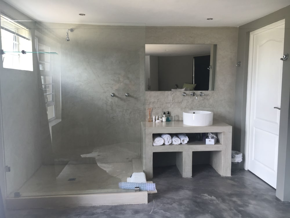 A Stone S Throw Accommodation 34/35