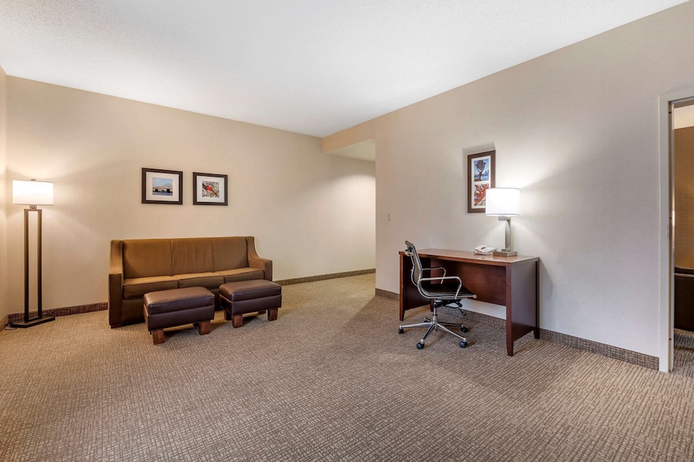 Comfort Inn Louisville Southwest 23/34