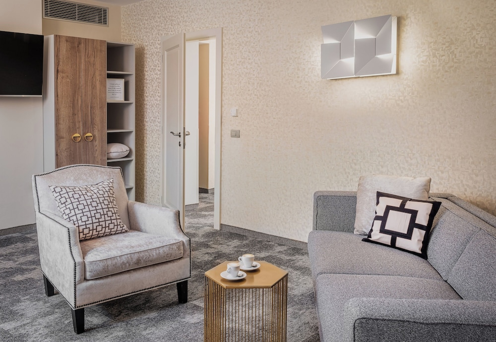 Hotel Maestro by Adrez 31/47