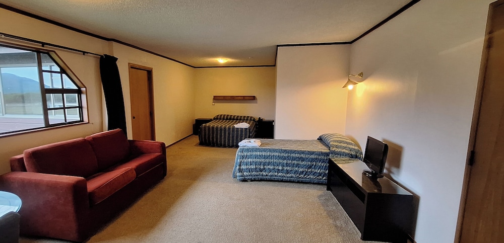 COUNTRYTIME HOTEL 14/28