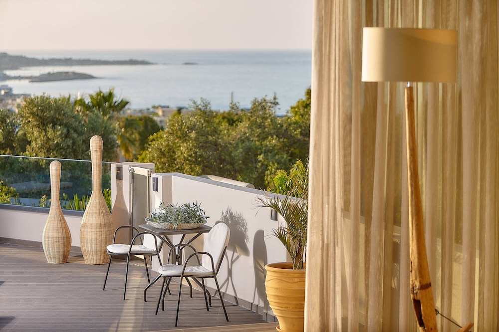 Grace Villas Collection Adult Only 18 + 124/149
