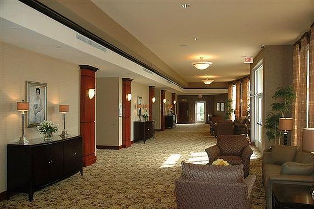 Holiday Inn Suites Memphis Wolfchase Galleria 60/79