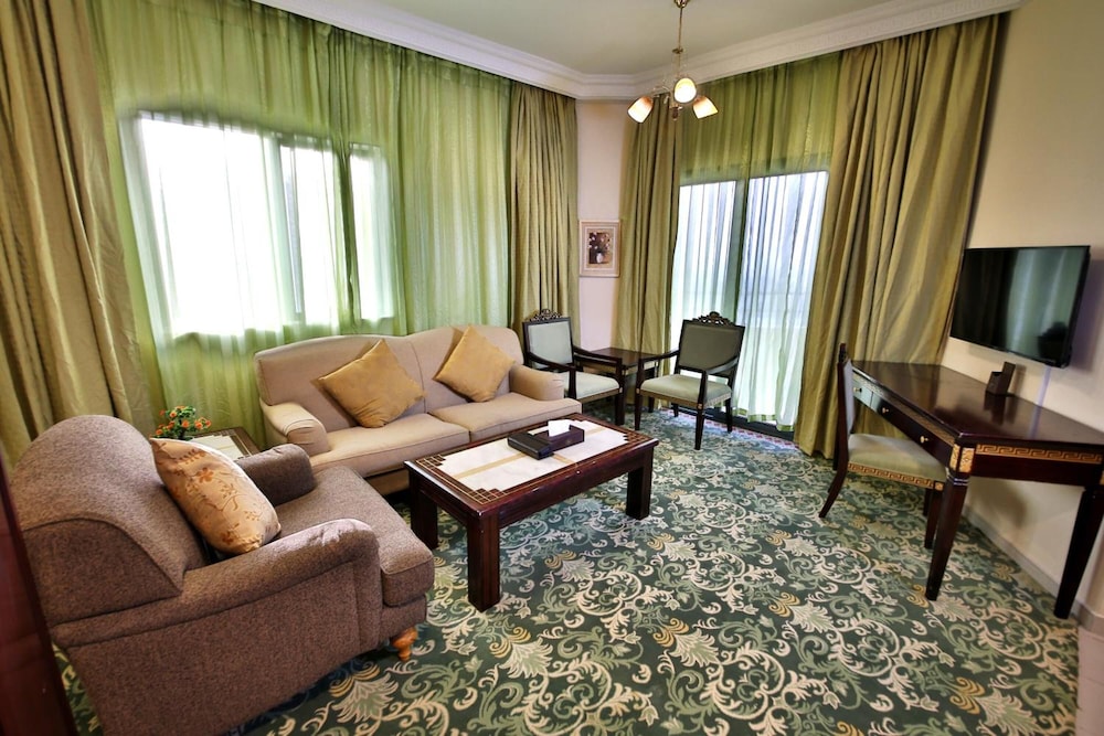 Midtown Furnished Apartments 25/34