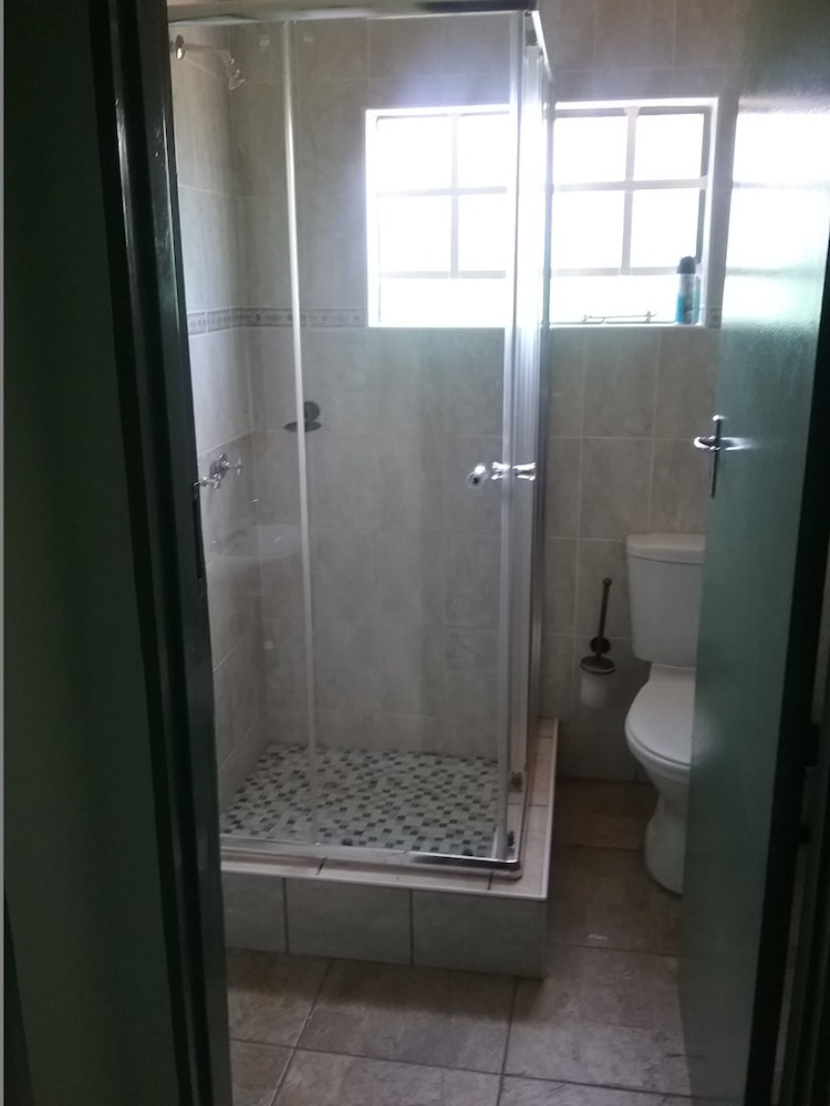 شقة بسريرين منفصلين بغرفة نوم واحدة، Masikiro Self-Catering Units 6/10