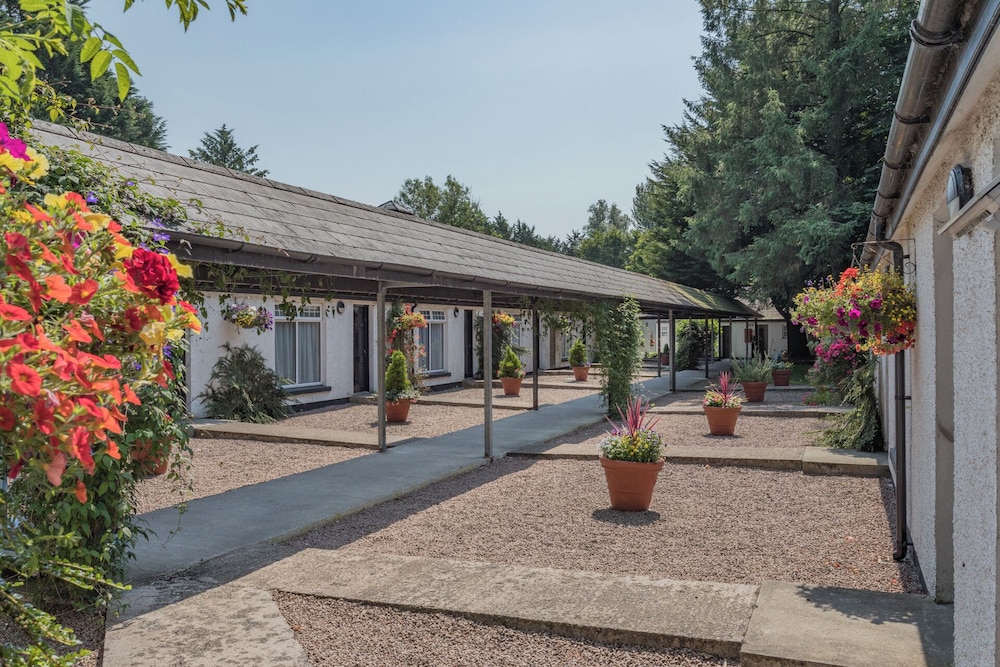 Brown Trout Golf and Country Inn 25/32