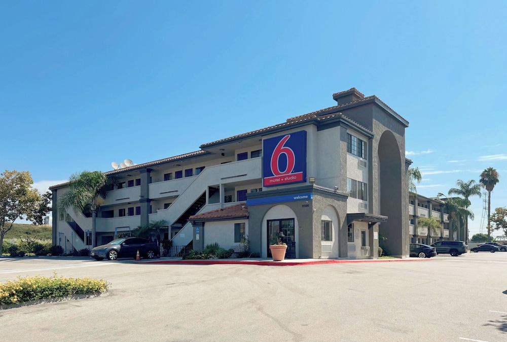 Studio6 Suites Bellflower, CA - Los Angeles photo5