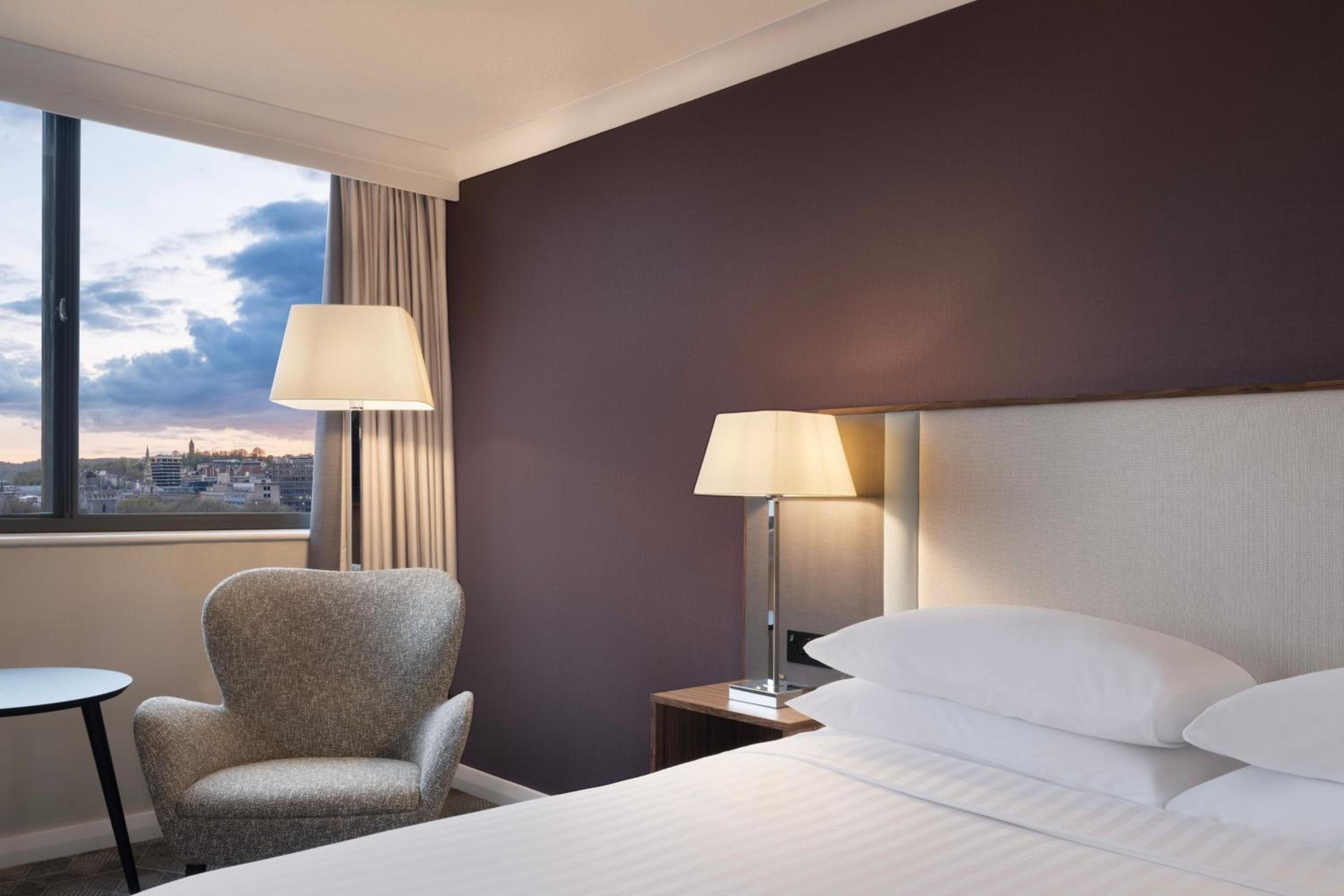 Renovated, Deluxe, Double Bed، Delta Hotels by Marriott Bristol City Centre 3/6
