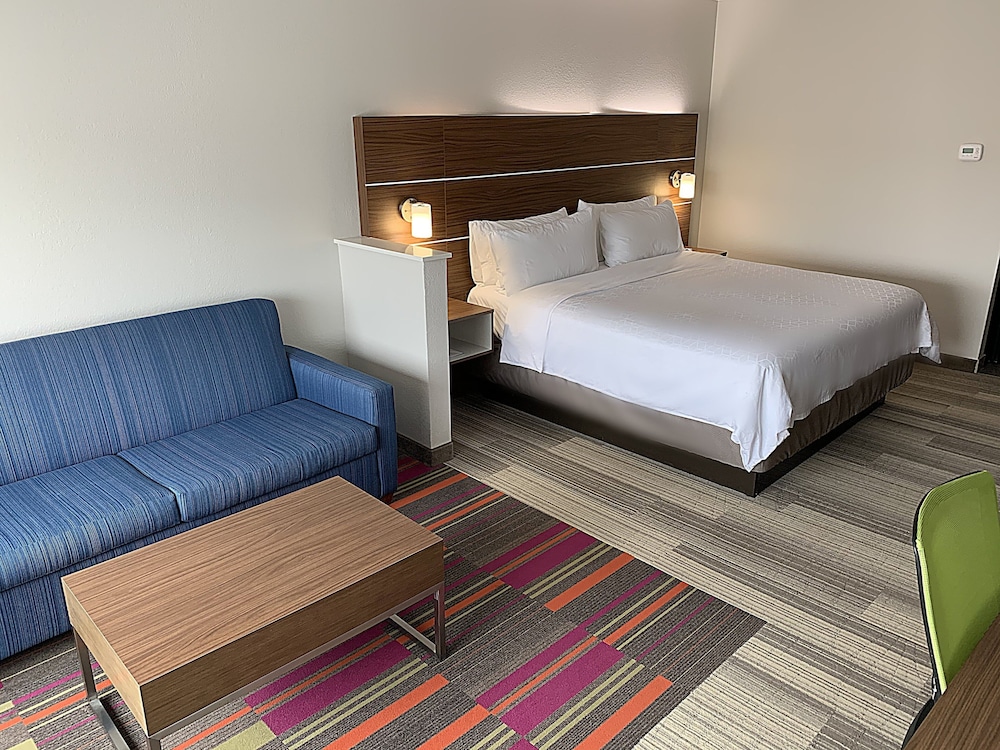 HOLIDAY INN EXPRESS & SUITES MOORE 19/75