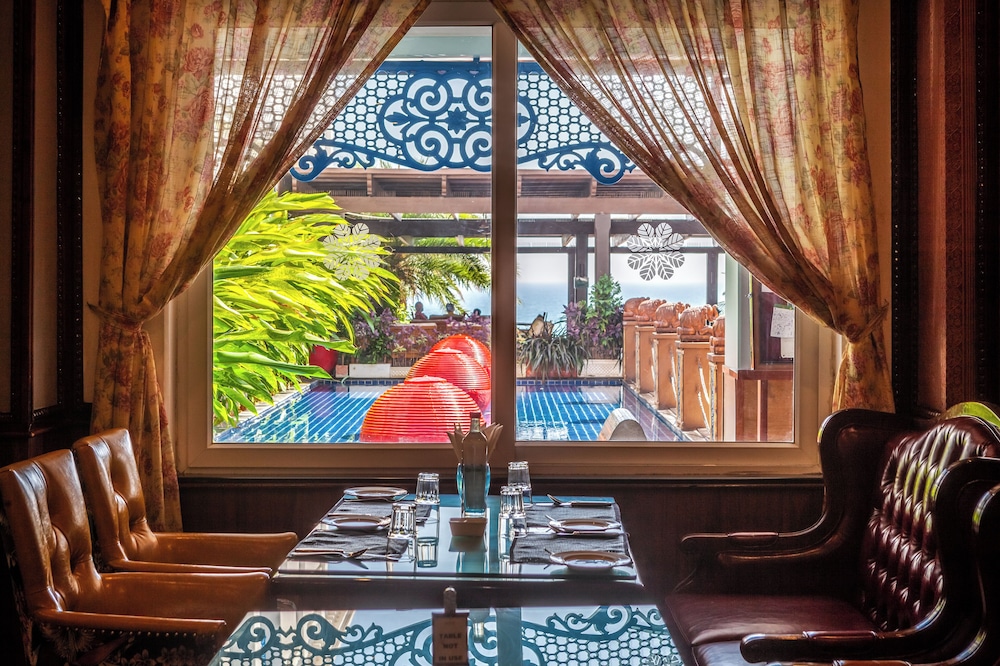 MAYFAIR Palm Beach Resort 35/74