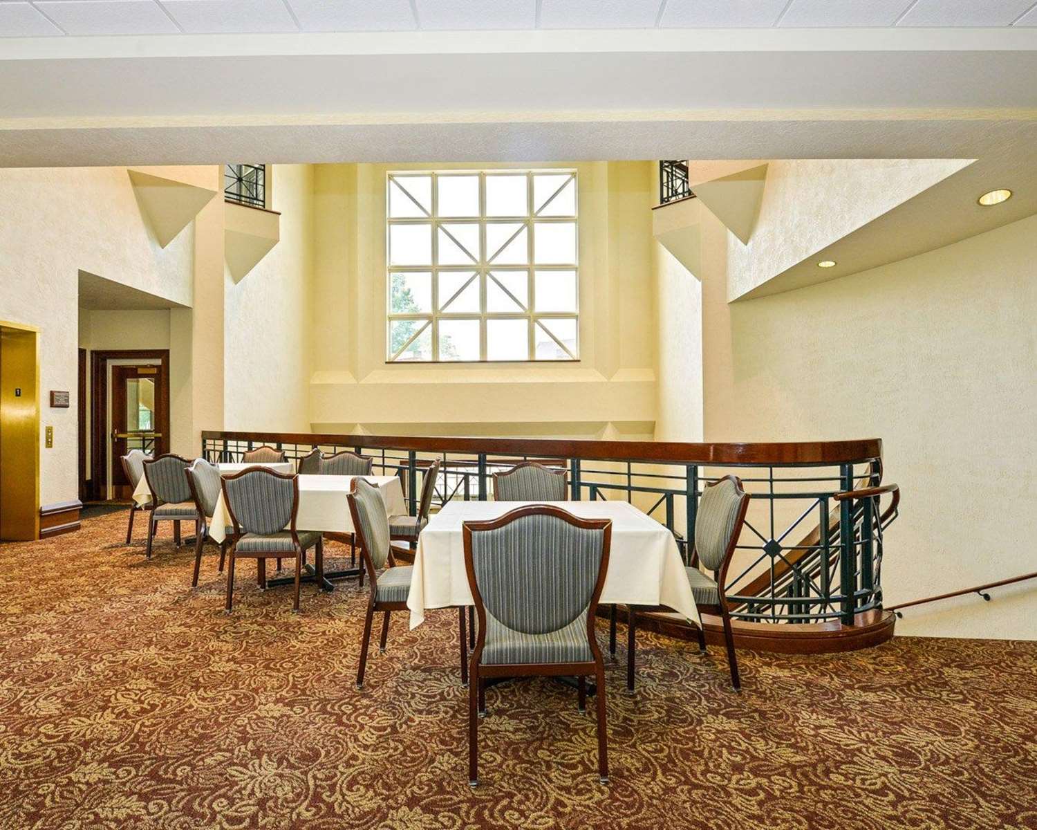 Kress Inn Ascend Hotel Collection 45/54