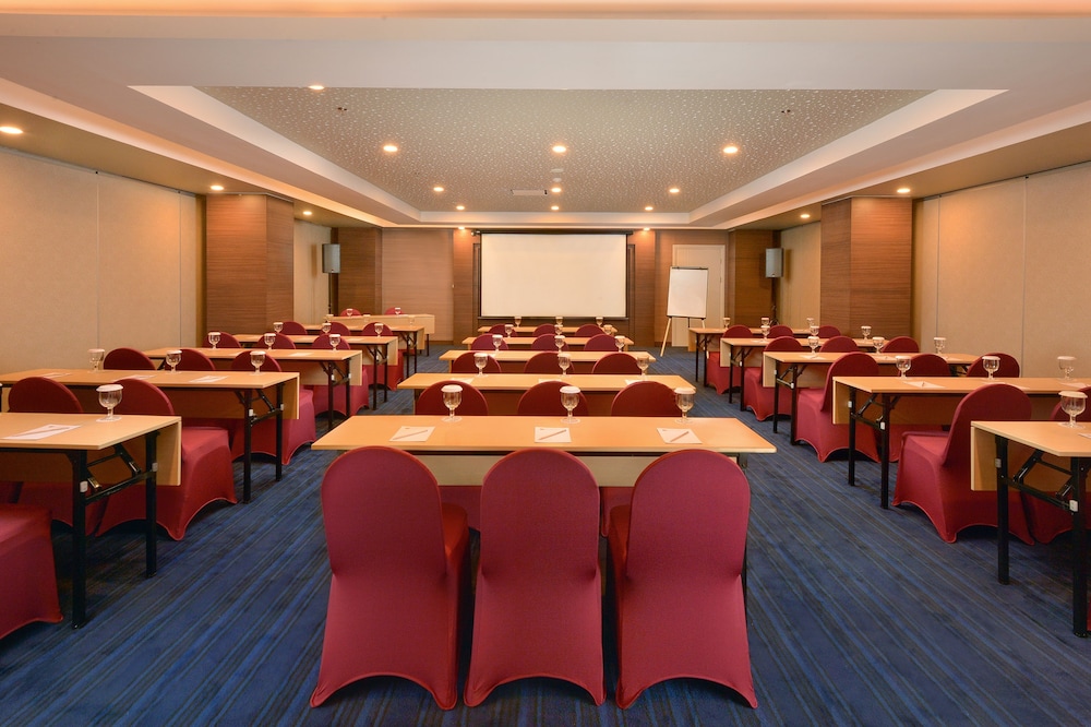 Platinum Adisucipto Hotel Conference 43/51