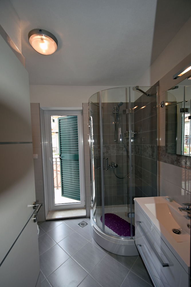 Kuzma Rooms 67/69