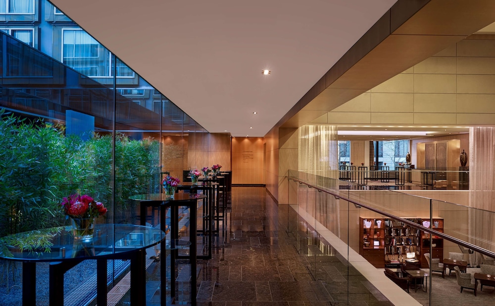 PARK HYATT ZURICH 64/80
