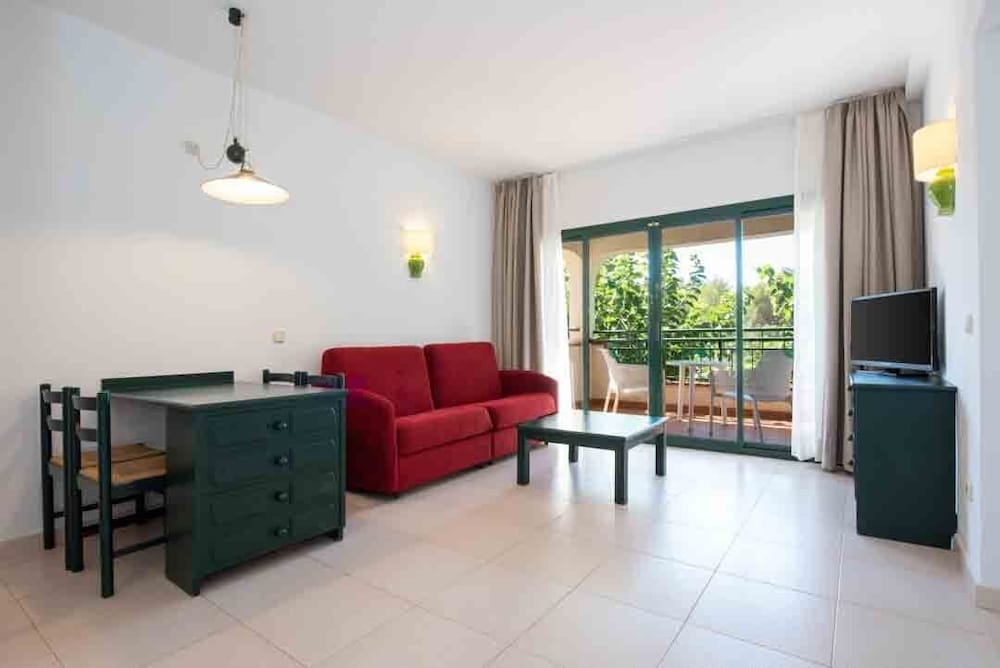 Valentin Son Bou Hotel Apartments 66/85