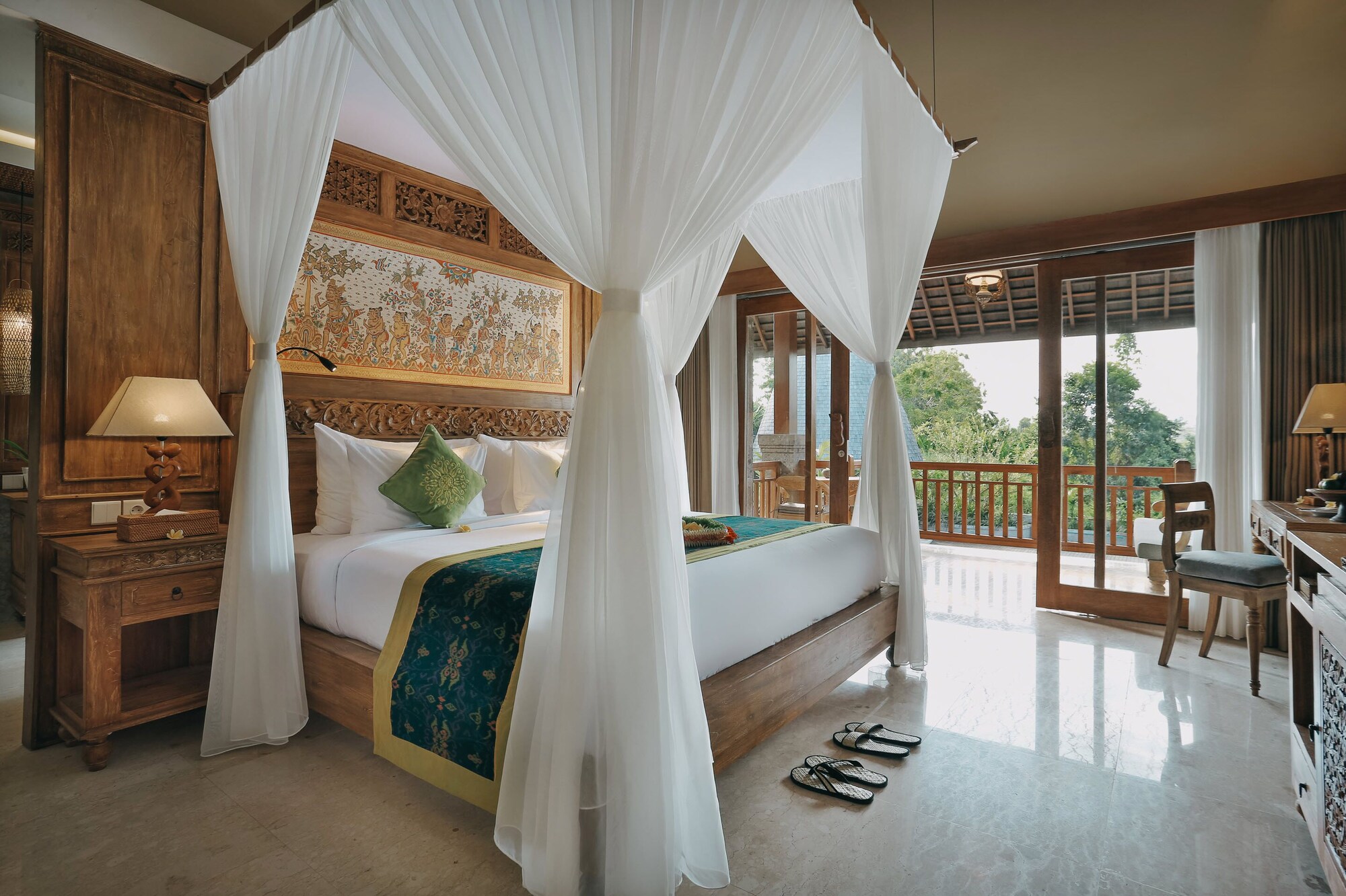 LUXURY, SUITE