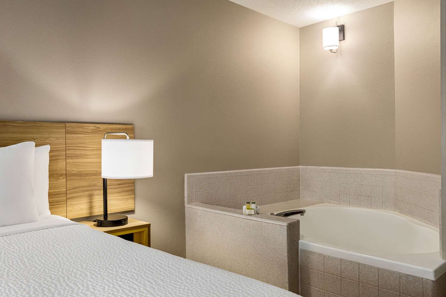 Days Inn by Wyndham Kuttawa/Eddyville 16/16