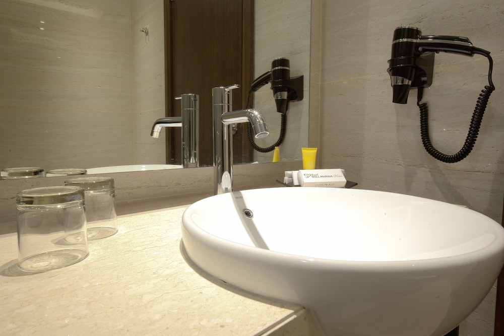 Grand Soll Marina Hotel 48/64