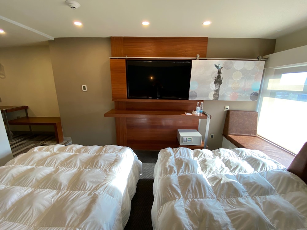 Hotel Cle 12/27