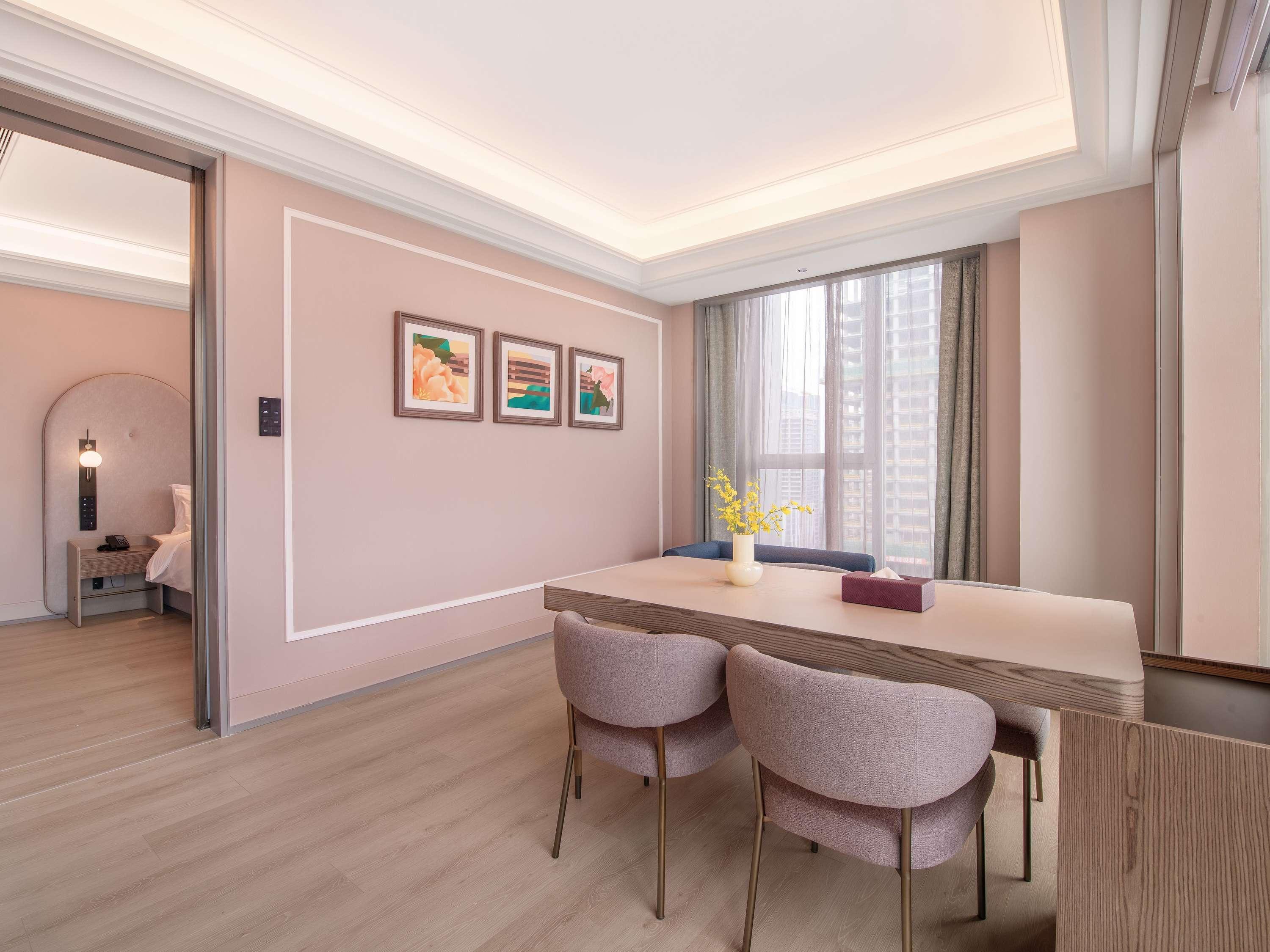 Mercure Chengdu West Expo City 24/36